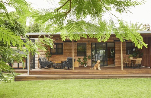 Byron Bay Cabin | Oceanfront Cedar Cabin by the Beach - Top Rated Stay