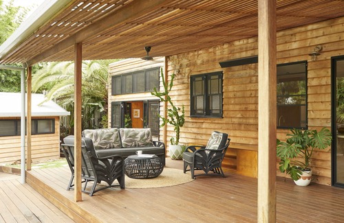 Byron Bay Cabin | Oceanfront Cedar Cabin by the Beach - Top Rated Stay