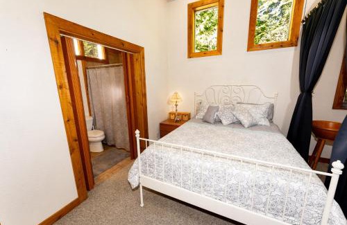Blanchard House | Cozy Cedar Cabin Close to Silverwood for Family Fun