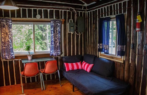 North Frontenac House | Cozy Cedar Cabin at North Frontenac Lodge: Pet Friendly Getaway