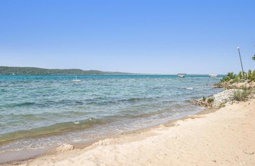 Lake Township House | Inviting Cedar Cot & Cedar Tot: Ocean View, Pet Friendly