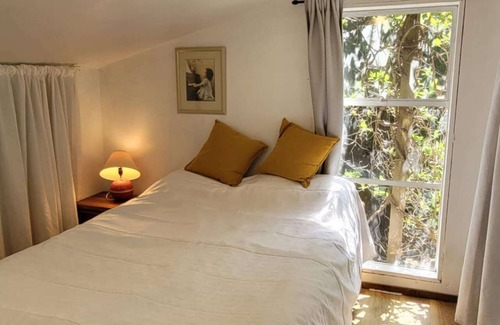 Powell River Cabin | Charming Cedar Cottage: 2 Bedroom Retreat Near Lund