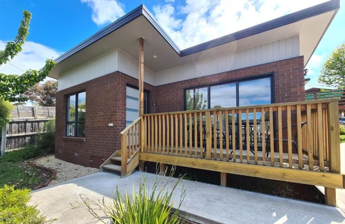 Blackmans Bay House | Discover Cedar Cottages at Blackmans Bay: Family & Pet Friendly