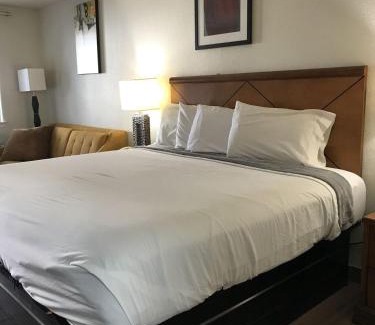 Bertram Hotel | Cozy Cedar Creek Inn: Family-Friendly with Great Amenities