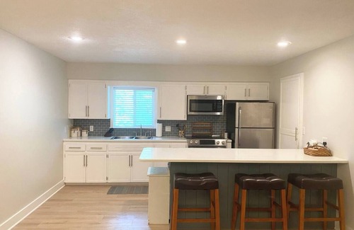 Cedar Creek House | Lakefront Cedar Creek House - Ideal for Family Getaways