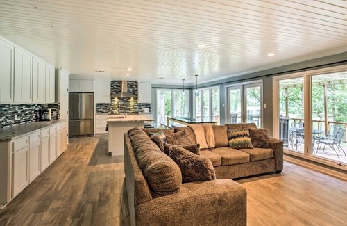 Star Harbor House | Explore Cedar Creek Lake House: Pet Friendly, Boat Slips & Fun