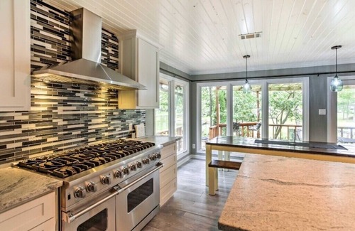 Star Harbor House | Explore Cedar Creek Lake House: Pet Friendly, Boat Slips & Fun