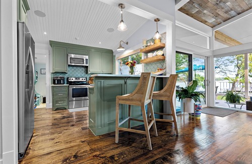 Cedar Creek Reservoir House | Cedar Creek Lake Waterfront Home for 10: Gameroom, private dock 1 hr. SW of DFW