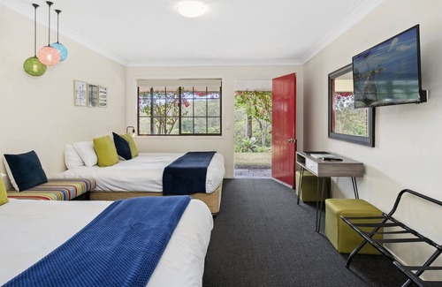 North Tamborine Hotel | Cedar Creek Lodges