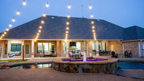 Kemp House | Relax at Cedar Creek Ranch: Pool, Pet Friendly & Near Lake