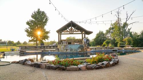 Kemp House | Relax at Cedar Creek Ranch: Pool, Pet Friendly & Near Lake