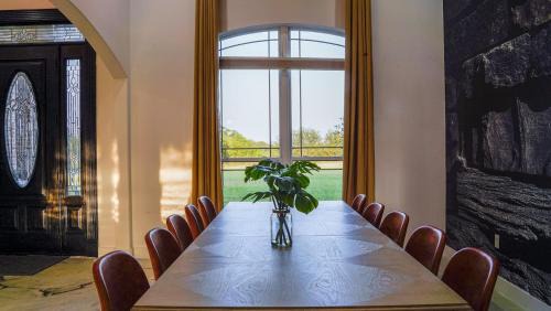 Kemp House | Relax at Cedar Creek Ranch: Pool, Pet Friendly & Near Lake