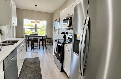 Cedar Falls House | Top-Rated Cedar Falls Townhome with 3 King Beds
