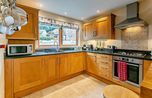 Maenporth House | Cedar - Falmouth - Three Bedroom House, Sleeps 6