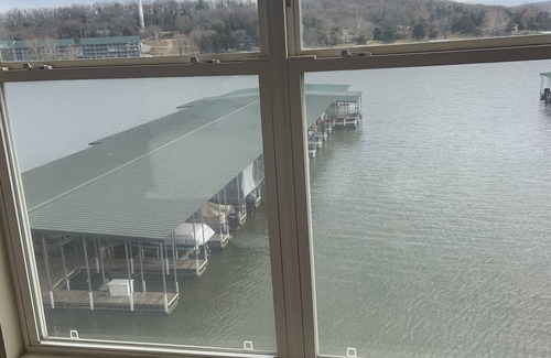 Camdenton Condo | Discover Cedar Glen Penthouse Condo with Lake Views & Pool