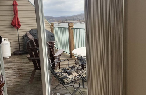 Camdenton Condo | Discover Cedar Glen Penthouse Condo with Lake Views & Pool