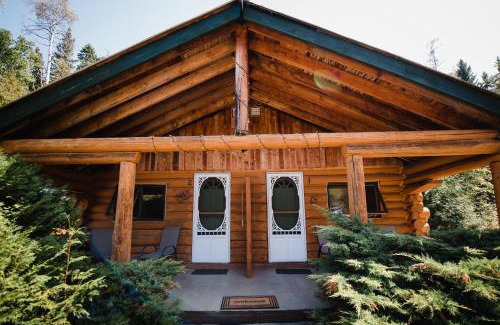 Clearwater Resort | Cozy Cedar Haven Cabins: Family-Friendly Retreat with Hot Tub