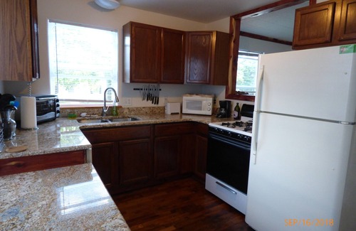 Rolla House | Cedar Haven Rolla - Relax in comfort close to downtown!