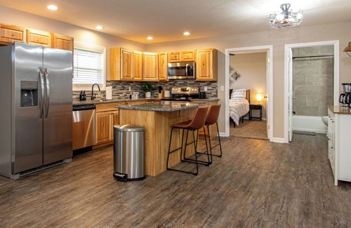 Rockbridge Cabin | Cedar Hill: 10 Min to Parks with Great Views & Pet Friendly