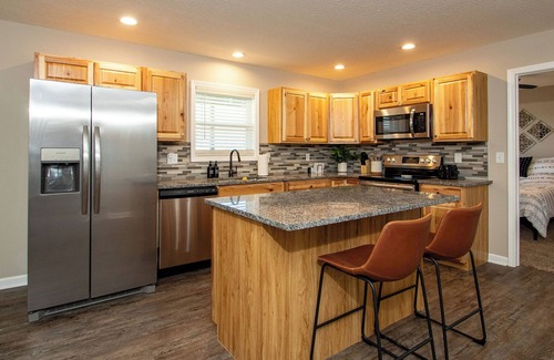 Rockbridge Cabin | Cedar Hill: 10 Min to Parks with Great Views & Pet Friendly