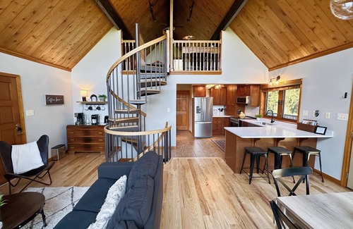 Chambersburg Cabin | Cedar Hill Cottage: A Perfect Family Getaway in PA