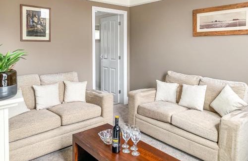 York Apartment | Charming Cedar House: Victorian Comfort with Free Parking