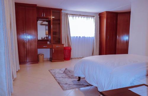 Athi River Villa | Cedar