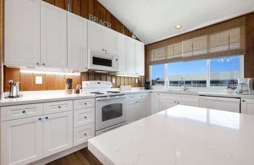 Cedar Key Villa | Oceanfront Cedar Key Breeze Townhouse with Exceptional Amenities