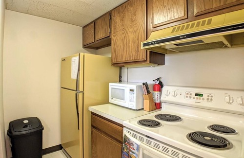 Weirs Beach Condo | Cozy Cedar Lodge 308: Family Retreat near Weirs Beach