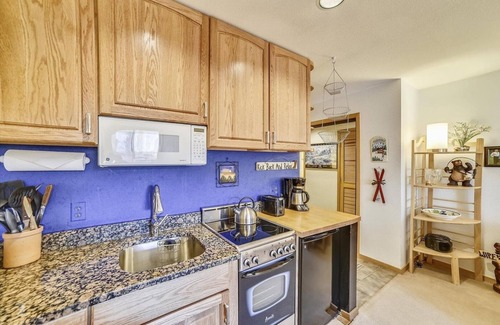 Frisco Condo | Inviting Cedar Lodge 309 Studio with Spa & Family Amenities