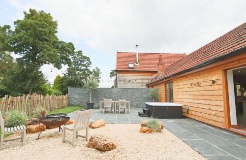 Olveston House | Discover Cedar Lodge in Hopewell - Rated 7.8/10