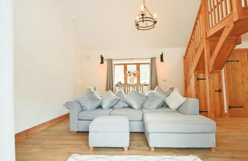 Olveston House | Discover Cedar Lodge in Hopewell - Rated 7.8/10