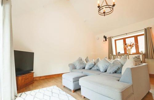 Olveston House | Discover Cedar Lodge in Hopewell - Rated 7.8/10