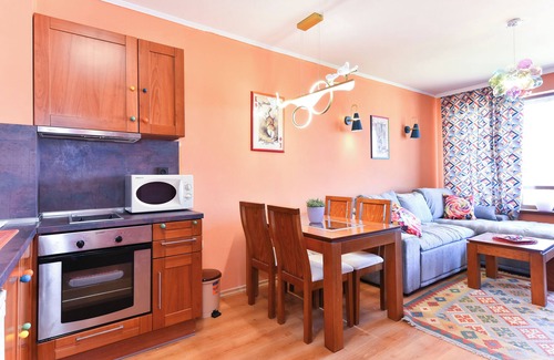 Shiligarnika Apartment | Cedar Lodge III - One BDRM Flat B18 Across from the Gondola Station!