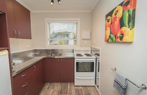 Timaru Hotel | Discover Cedar Lodge Motel: 4-Star Family-Friendly Retreat