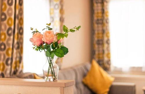 Allerthorpe Cabin | Experience Cedar Lodge with Hot Tub and Pet-Friendly Comfort
