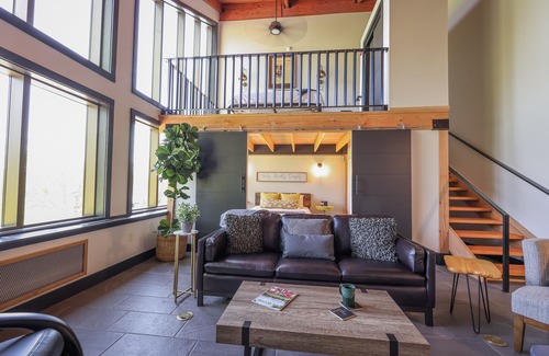 Logan Condo | Relax in Cedar Loft: Spa, Breakfast & Perfect 10 Reviews