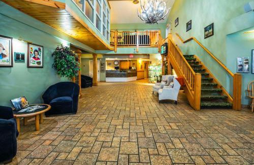Timmins Hotel | Relax at Cedar Meadows Resort & Spa with Family-Friendly Amenities