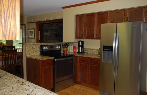 Cedar Mountain Cabin | Tranquil Cedar Mtn Retreat: Pet-Friendly with Hot Tub & Wifi
