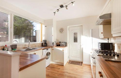 Southwell House | Discover Cedar Place in Southwell: Family-Friendly Retreat
