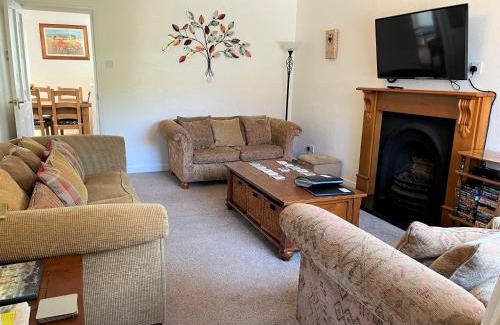 Southwell House | Discover Cedar Place in Southwell: Family-Friendly Retreat