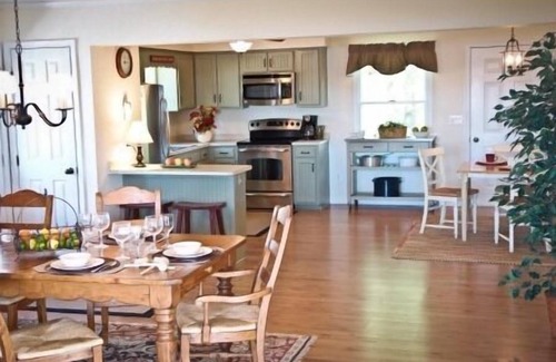 Woolford Cottage | Waterfront Family Retreat with Pool & Sandy Beach