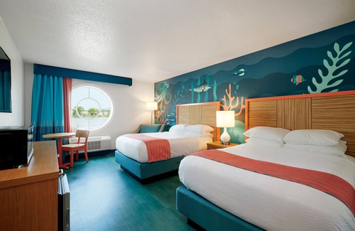 Sandusky Resort | Unwind at Cedar Point's Castaway Bay with Oceanfront Views
