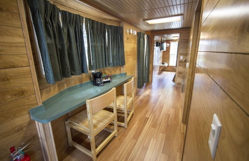 Sandusky Cabin | Discover Cedar Point's Lighthouse Point with Ocean Views