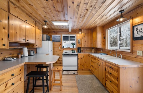 Leavenworth Cabin | Cedar Rest Lakeview Cabin: Guest Rated 10/10 Getaway
