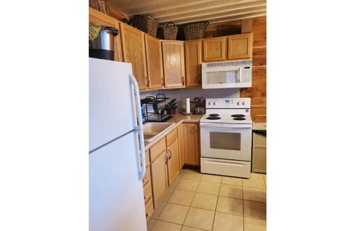 Wheeler County Cabin | Experience Cedar River Retreat & Hideaway with Lake Views