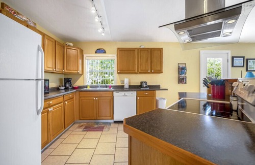 Cedar Key Cabin | Waterfront Retreat with Deck, Two Kitchens & Fishing Access