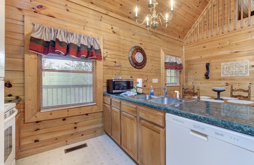 Sevierville Cabin | CEDAR TOP | Experience Douglas Lake & Enjoy Pool Access!