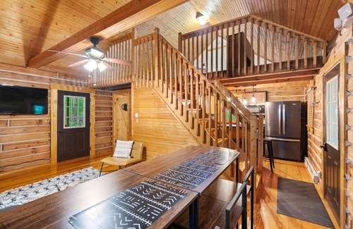 Birdseye Cabin | Relaxing Cedars Edge Cabin at Patoka Lake with Park Pass