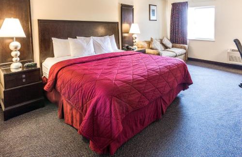Monitor Hotel | Pet-Friendly Retreat at Cedars Inn with Ocean Views